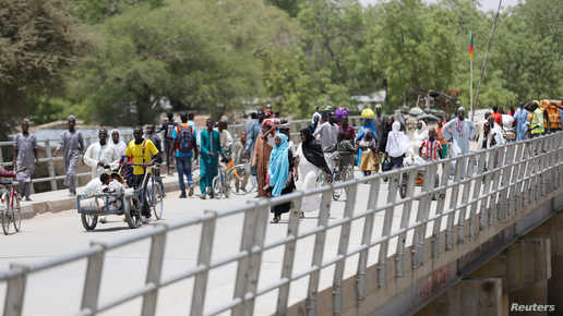 30 people killed crowded bridge