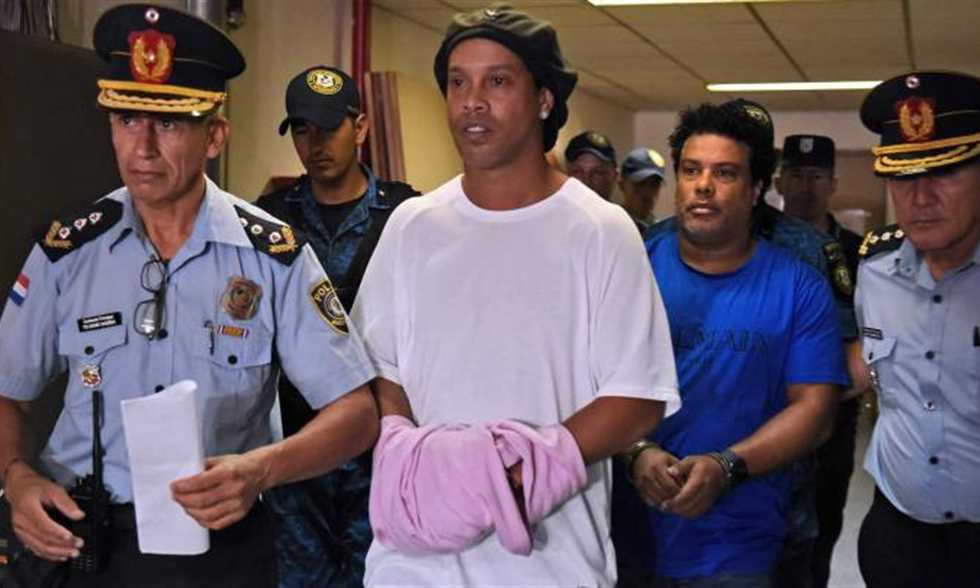 Ronaldinho jailed fake passport