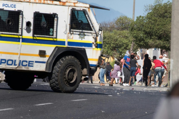 cape town clashed police